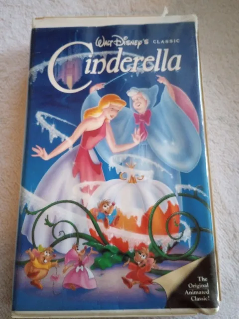 Walt Disneys Classic Cinderella  VHS The Original Black Diamond Clam Shell GUC