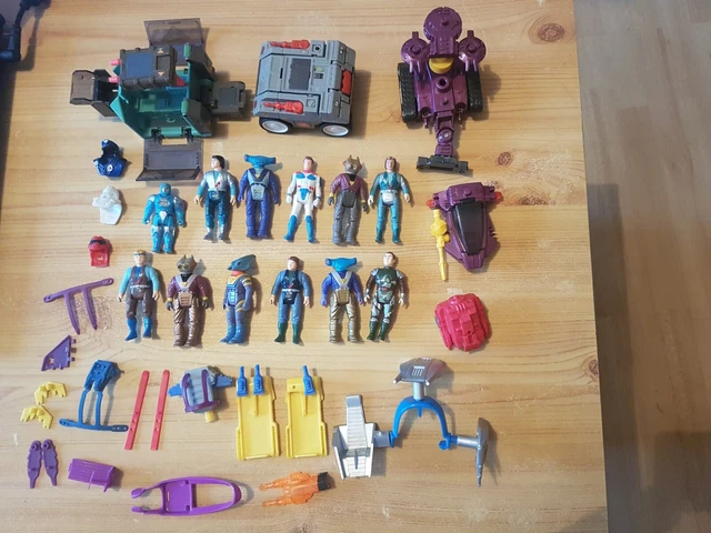 Lot mask, starcom et divers figurines et véhicules vintage.