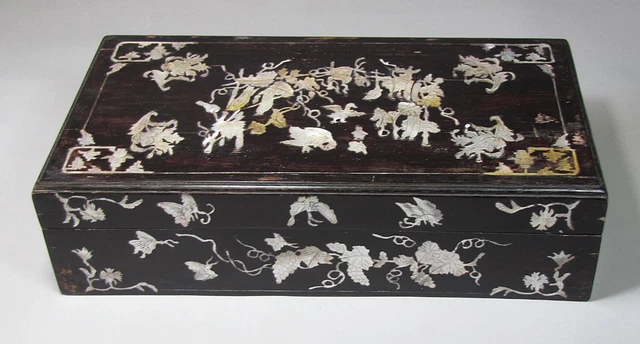 A Fine Chinese Mother of Pearl Inlaid Black Lacquered Box: 19th C.