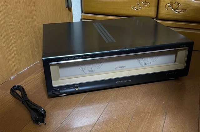 Disque Dur SSD  Disque à Côté Lecteur à état Solide I. Isolé Sur Fond Blanc 87619792
