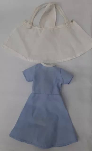 Vestido enfermera  lesly muñeca de famosa España