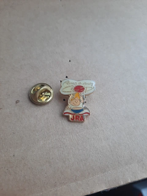 PIN'S INSIGNE TOUCHE Pas À Mon Pote SOS RACISME EUR 9,90 - FR