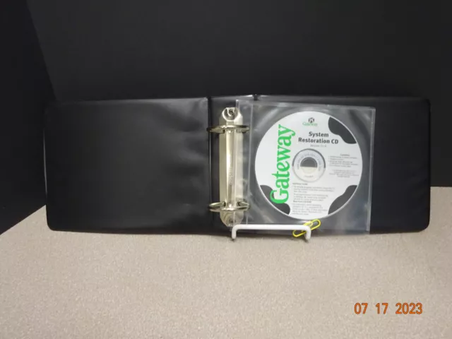 CD de restauración del sistema Gateway versión 11.4 con carpeta de 2 orificios y versión EzTune 1,42