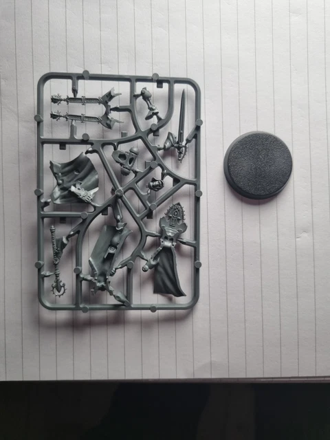 Warhammer 40k - Adepta Sororitas - Sisters Of Battle - Canoness - New on Sprue