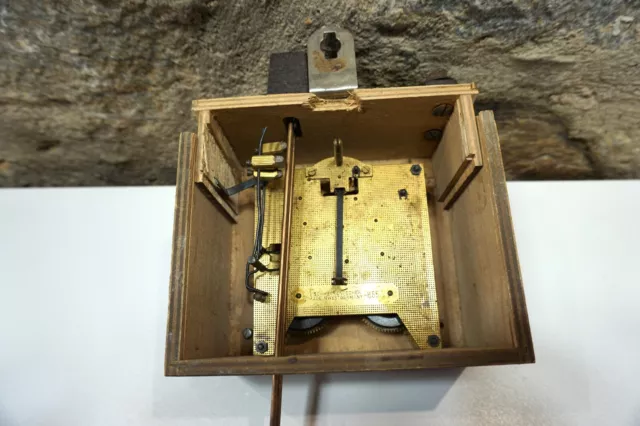 Ersatzteil für Uhrmacher altes Uhrwerk für Wand- oder Tischuhr Schmeckenbecher