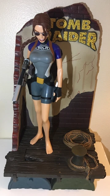 FIGURINE DIORAMA PLAYMATES TOMB RAIDER Lara Croft Yeti Berg statue Neca