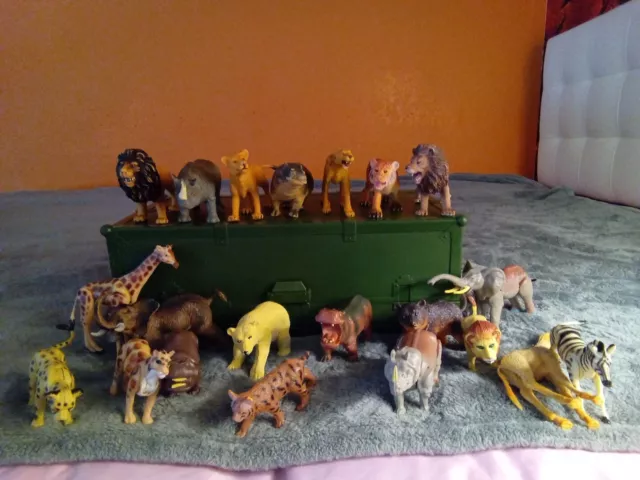 Safari  PVC Plastic Animals. Elephants , Lions , Bears.   TM , Toy Major + More