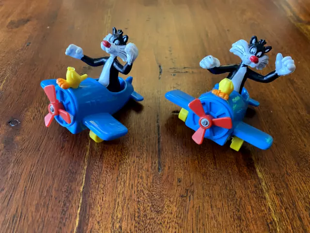Looney Toons  Sylvester Flying and Airplane Lot (2)