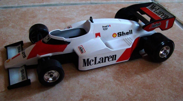 Lot De 2 Miniatures Burago 1/43 - Ferrari 641/2 Et McLaren MP4/2 - Très Bon état