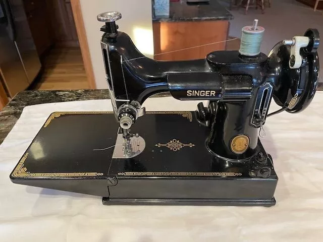 Singer 1950's Featherweight Cat. 3-120 Sewing Machine and Case