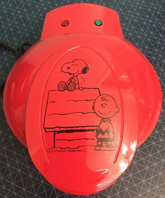 PEANUTS SNOOPY CHARLIE Brown Waffle Pancake Maker Smart WM6S