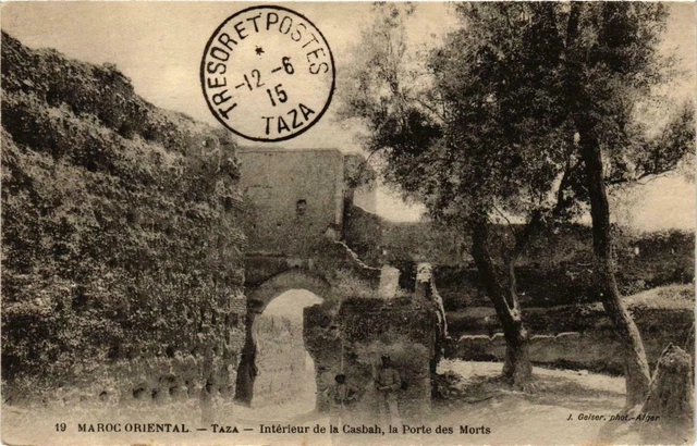 CPA AK Geiser 19 TAZA Intérieur de la Casbah la porte des morts MAROC (757854)