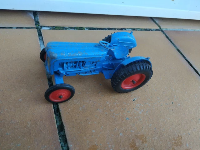 Tracteur Miniature Quiralu - La Ferme, Échelle 1/32, Aluminium, Fabrication Française, Restauré