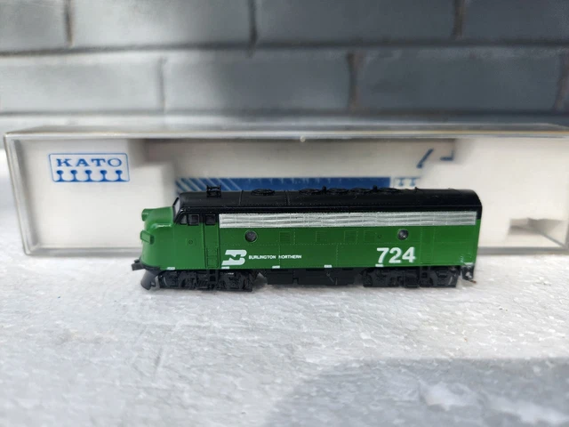 Kato N Scale BN Burlington Northern EMD F7 A 724 Diesel Locomotive Runs w Box