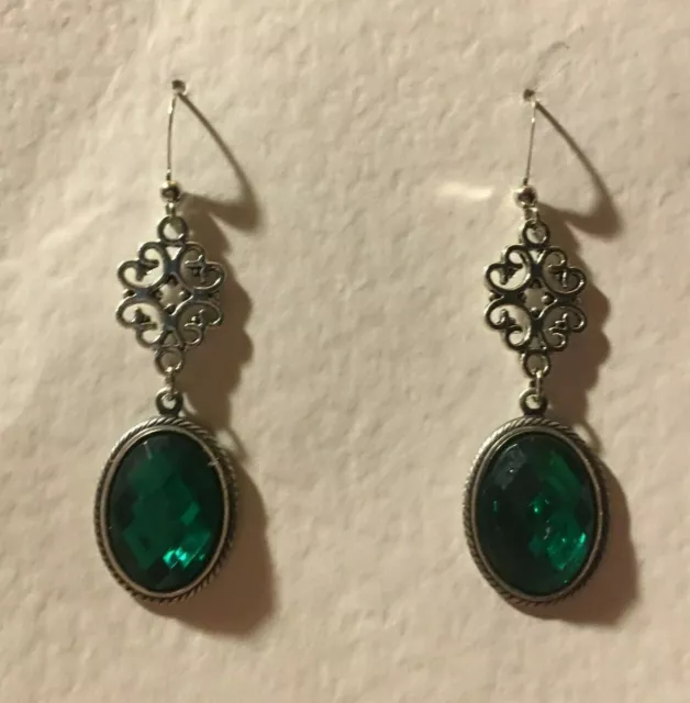 Lacy Filigree Victorian Style Emerald Green Crystal Dark Silver Plated Earrings