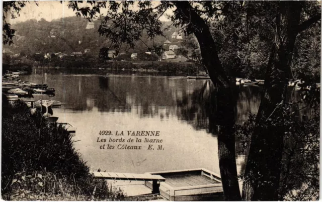 CPA La Varenne Les bords de la Marne et les Coteaux (1347717)
