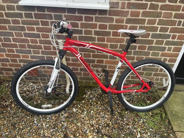 SPECIALIZED HARDROCK SPORT. Mountain Bike. 19 Inch Frame 26 Inch