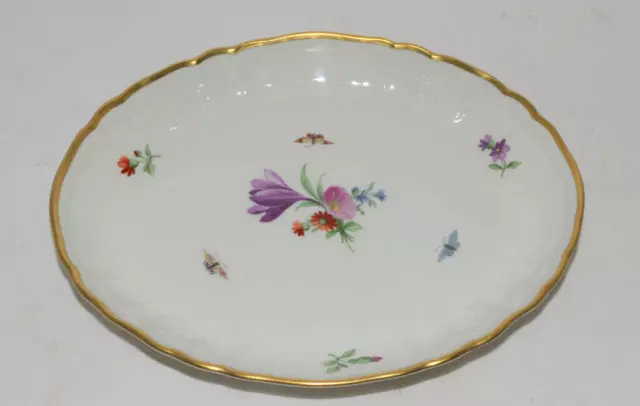 Ovale Schale KPM Berlin Rocaille Blumen & Schmetterlinge, Goldrand, 27,5 cm