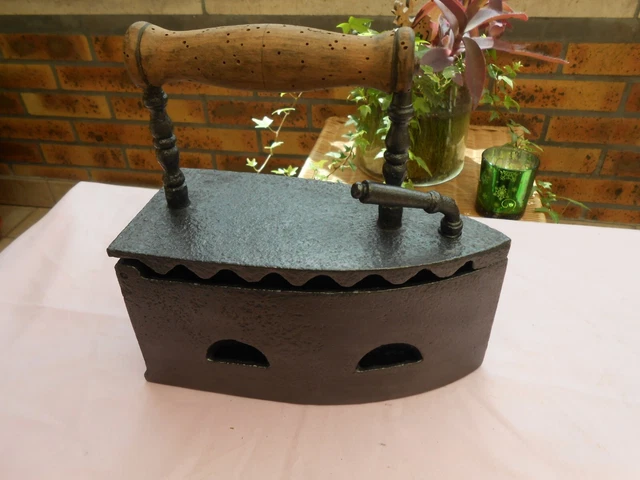 FER À REPASSER ancien à braise en fonte EUR 25,00 - FR