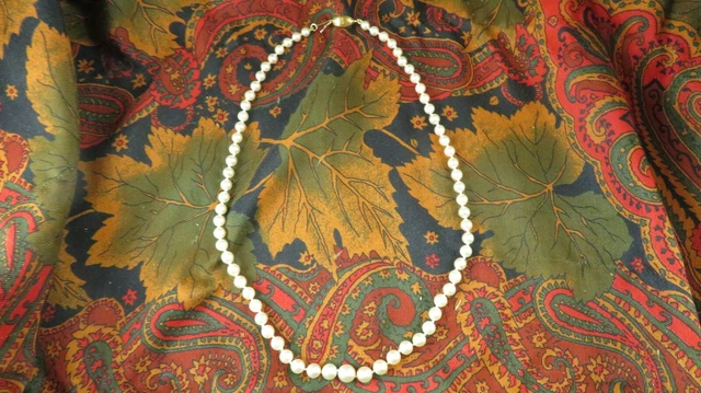 Collier De Perles De Culture Avec Fermoir En Or - Style Vintage Des Années 1970 - Occasion