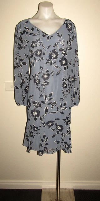 Jacquie e deals clothing online