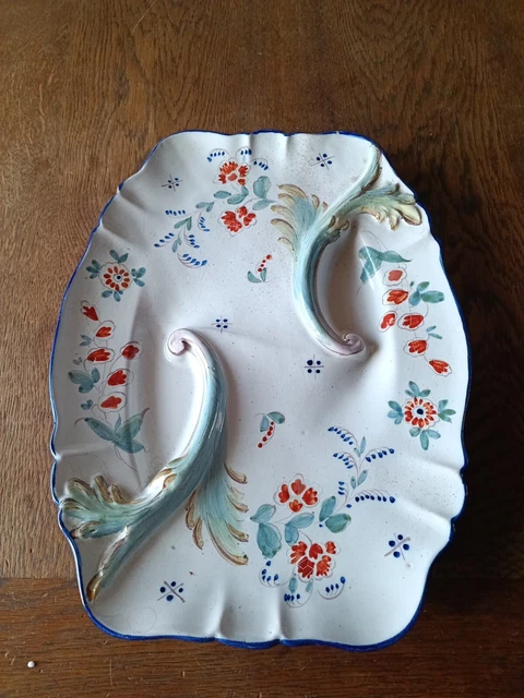 Très grand plat rond à oreilles en porcelaine fine blanche Apilco