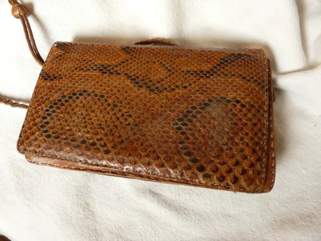 ancienne pochette sac à main en serpent avec son porte monnaie