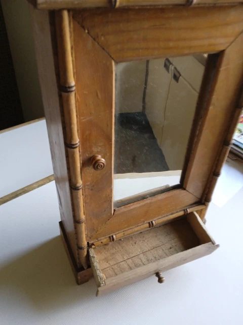 Ancienne Armoire De Poupée En Bambou - Jouet Vintage