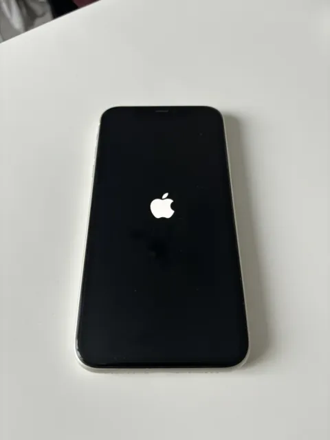 Apple iPhone 11 - 64GB - White (Unlocked) 3
