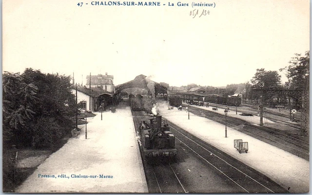 51 CHALONS SUR MARNE - La gare (interieur)