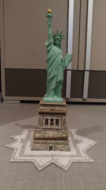 Ravensburger - Puzzle 3D Statue de la Liberté illuminée