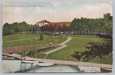 Hotel & Resort~Muskegon Michigan~Lake Harbor Hotel~Pier~Vintage Postcard