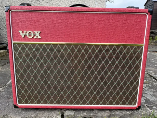 Vox AC30 C2 Limited Edition Vintage Red, Celestion Greenbacks, padded Hot Cover