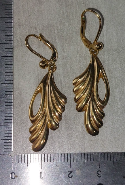 Paire De Boucles D'oreilles Anciennes En Métal Doré - Pendantes