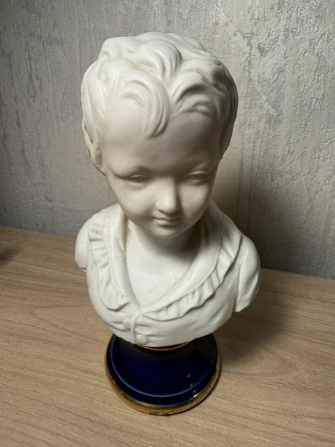 Très grand biscuit de porcelaine blanche signé Lecorney - Sculpture de jeune femme à l'antique, vers 1880