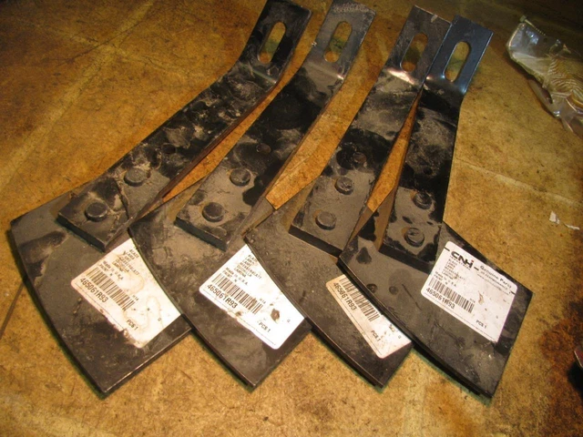 4 CNH CaseIH International 465061R93 R92 Disc Scrapers