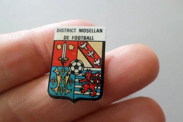 Pin's Broche Manchester United – Football – Métal – Occasion