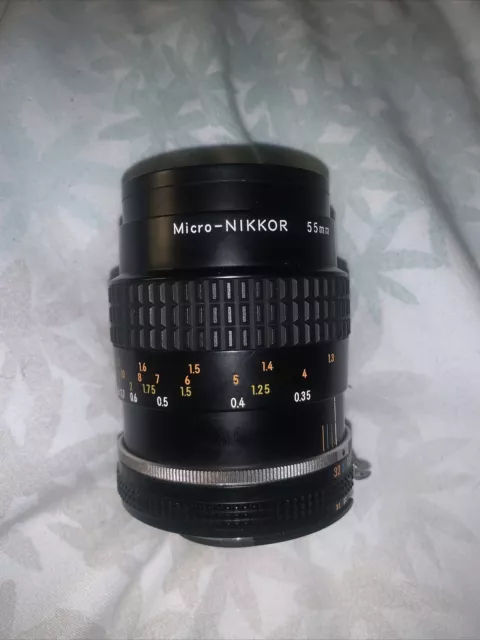 Nikon Micro-Nikkor 55mm f/2.8 Ai-s macro/close up lens. In good Condition