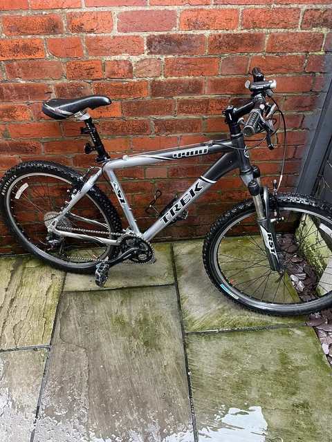 TREK 4400 MOUNTAIN Bike 18” Frame 26” Wheels PicClick UK