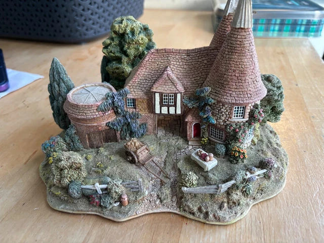 LIMITED EDITION 2002 Lilliput Lane Gypsy Encampment At