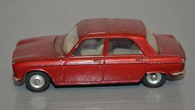 Dinky Toys Voiture Peugeot 204 N°510 Made in France Meccano Triang