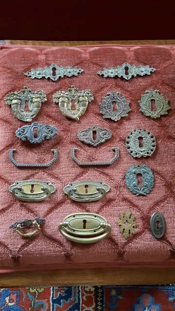 18 Beschläge, Blech, Messing, Bronzebeschläge, Original, 19. Jahrhundert, antik 18 Beschläge, Blech, Messing, Bronzebeschläge, Original, 19. Jahrhundert, antik