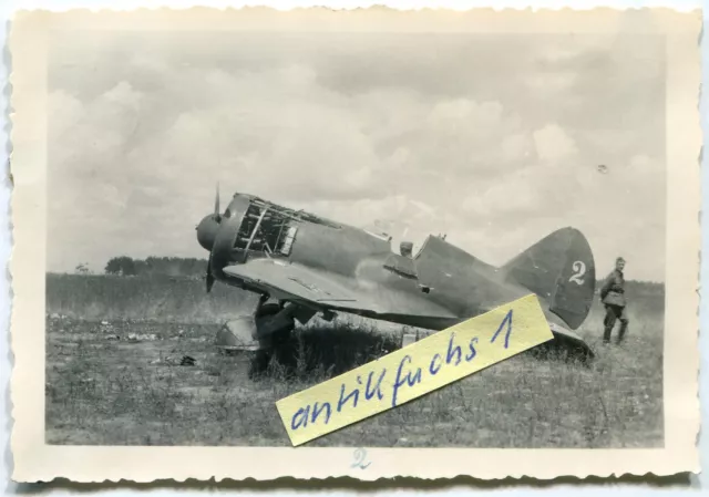 Foto :   Rata Jagd-Flugzeug aus Rußland mit Kennzahl 2 im 2.WK