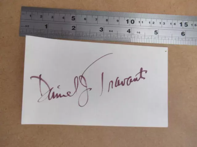 Daniel J. Travanti  Original Autograph (file SB2)