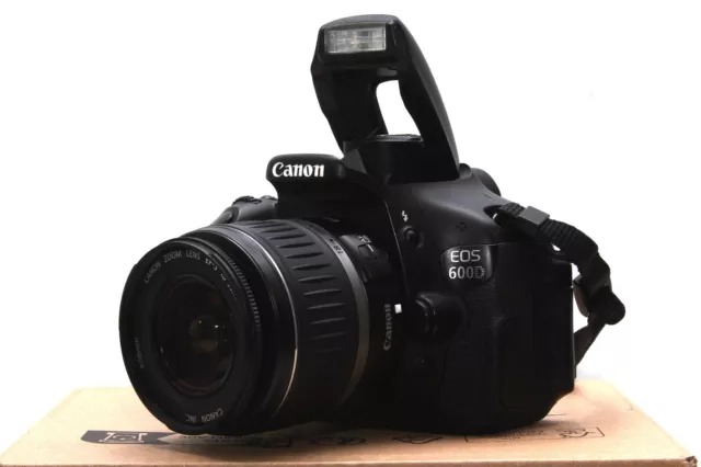 Canon EOS 600D 18 MP Full HD DSLR mit Canon EF-S 18-55 II Objektiv und Zub