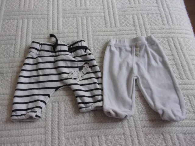 lot de 2 pantalons taille 1 mois  BON ETAT