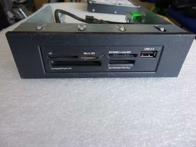 Hub 3 ports USB 3.0 avec lecteur de cartes SD/MicroSD/MS/M2