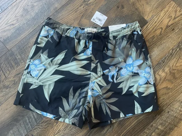 Men’s AE Floral 5.5” Above Knee Swim Trunks NWT Medium