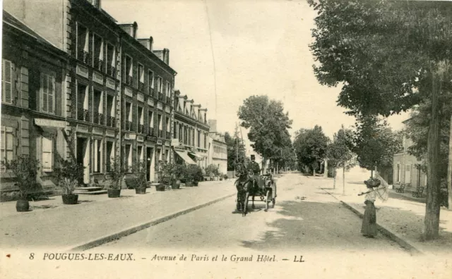 France Pougues-les-Eaux - Avenue de Paris et le Grand Hotel old postcard