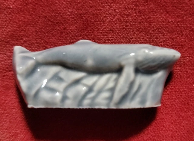 Wade Whimsies Humpback Whale NA Endangered Animals Series Red Rose Tea 1999-2002